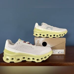 On cloud Cloudmonster 8 women’s